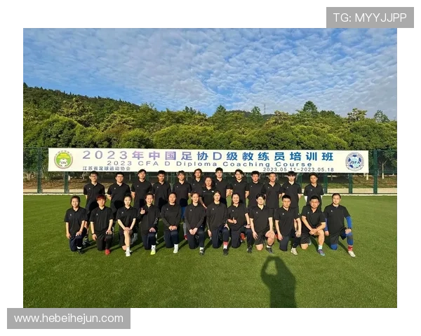 深圳足球队荣登足球团队协作排行榜第三名展现出色团队精神与实力 深圳足球队荣登足球团队协作排行榜第三名展现出色团队精神与实力