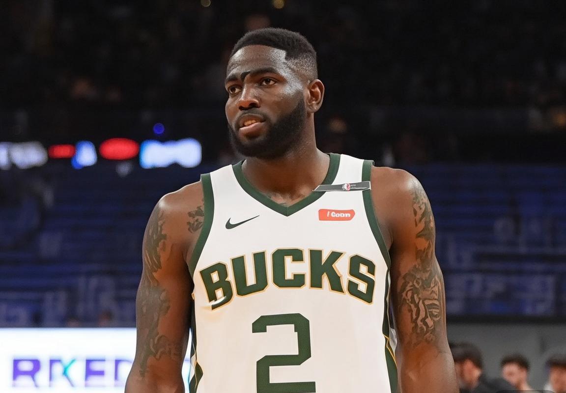 雄鹿队字母哥交易申请尼克斯，杰伦·布伦森或转投火箭队引联盟震动